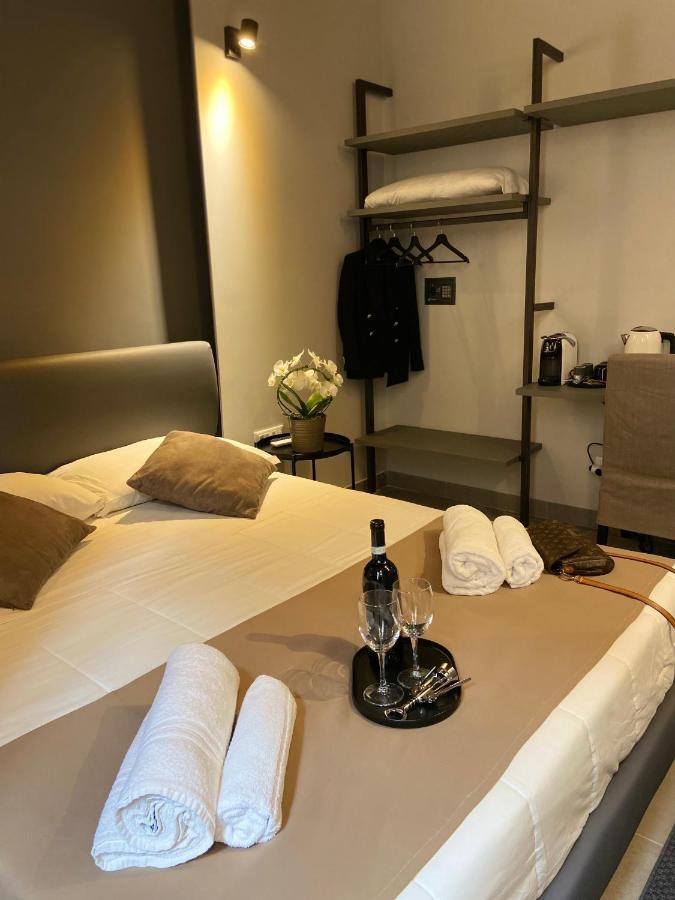 Soha Piazza Di Spagna Boutique Roma Exterior foto